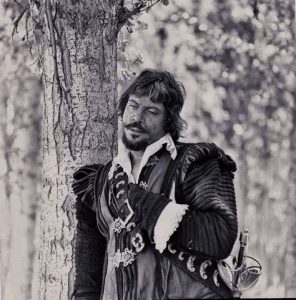 OLIVER REED THREE MUSKETEERS